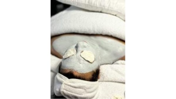 Facial - Chest (Décolleté Treatment)